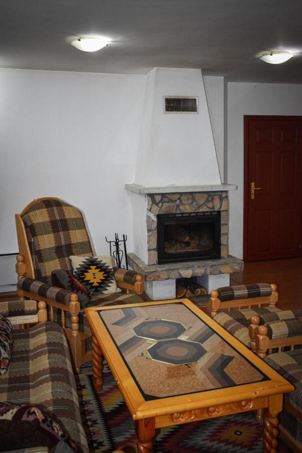 Хотел-Механа Павлова Къща Chiprovtsi Extérieur photo