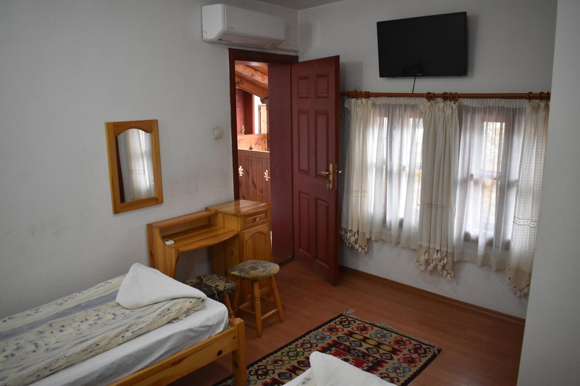 Хотел-Механа Павлова Къща Chiprovtsi Extérieur photo